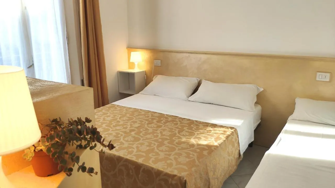 كاتوليكا Hotel Paris إيطاليا