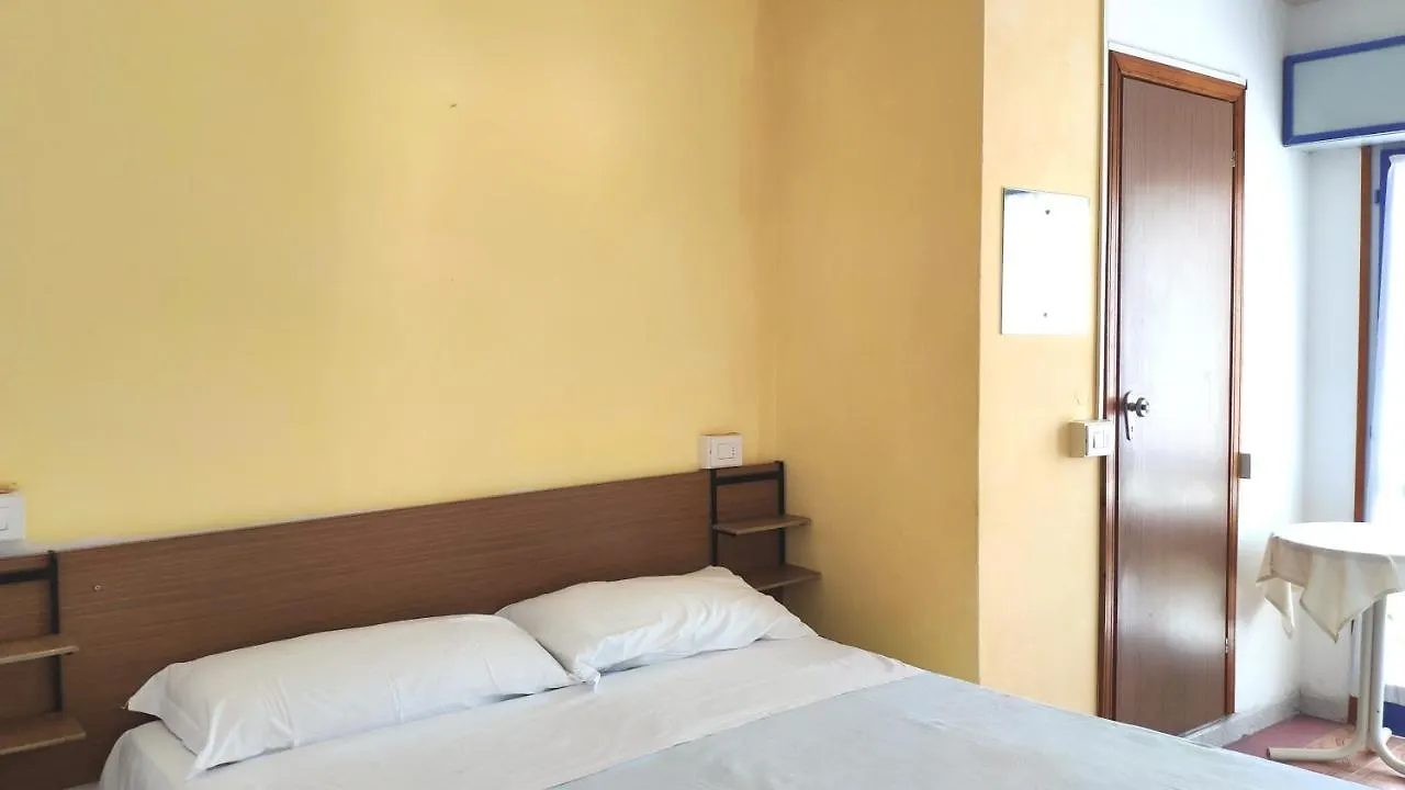 **  كاتوليكا Hotel Paris إيطاليا